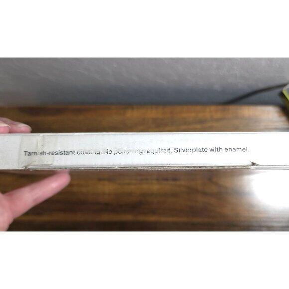 Vintage Holiday Wreath Trivet Silver plate Enamel By Wm. A. Rogers 1986 Japan - Picture 5 of 16